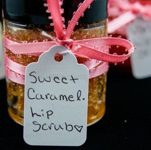 Caramel lip scrub